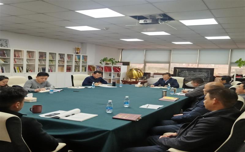 杜春茂在局机关后勤效劳中心党支部宣讲党的十九届五中全会精神