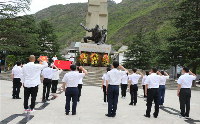 技工学校组织开展“不忘初心再出发，奋进伟大新征程”党史学习教育主题党日运动